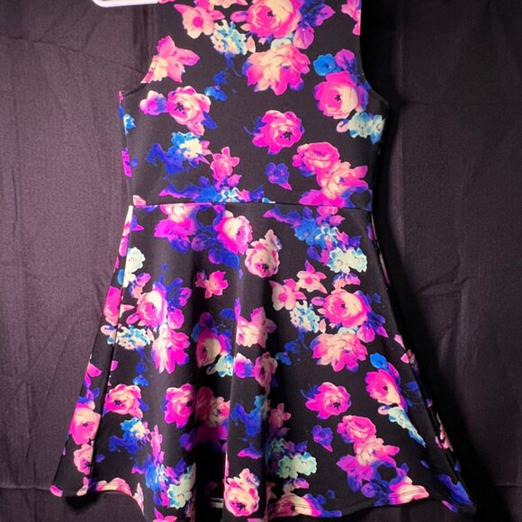 Total Girl Sz M (10/12) Black Fit Flare Multi Color Floral Knee Length Dress (D) - Picture 6 of 8